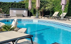 Villa Plein Sud A 900M Du Centre De Cavalaire Sur Mer - Chambre Climatisee - Piscine - Spa- Calme Et Detente